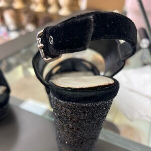 Women’s platform shoe